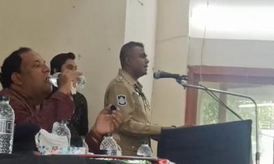 অর্থমন্ত্রীর জন্য ভোট চাইলেন নাঙ্গলকোট থানার ওসি