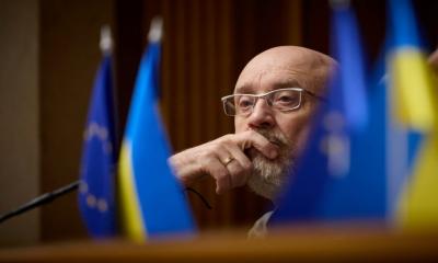 দায়িত্ব থেকে সরিয়ে দেয়া হলো ইউক্রেনের প্রতিরক্ষামন্ত্রীকে