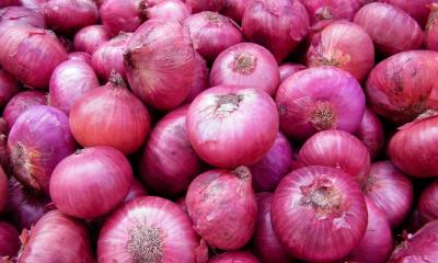 Onion price steeper by Tk50 per kg in 3 weeks