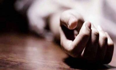 বুকে ছুরিবিদ্ধ অবস্থায় ঘরে পড়েছিল কলেজছাত্রীর বিবস্ত্র মরদেহ