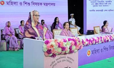 প্রধানমন্ত্রীর হাতে জয়িতা সম্মাননা নিলেন পাঁচ নারী