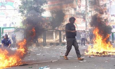 সমাবেশে দায়িত্ব পালনে গিয়ে হামলার শিকার সাংবাদিকরা; রাবার বুলেটেও আহত অনেকে