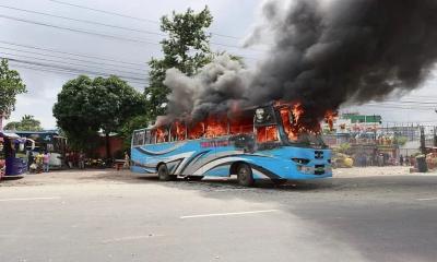 Another bus set ablaze in Mirpur-10