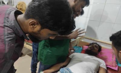 ডাকসুর সাবেক সমাজসেবা সম্পাদক আখতার হোসেনের ওপর হামলা