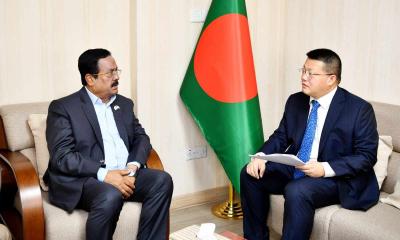 চীনের উদ্যোক্তাদের বস্ত্র ও পাট খাতে বিনিয়োগের আহ্বান জানালেন নানক