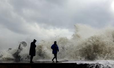 সমুদ্র বন্দরে ৩ নম্বর সতর্ক সংকেত