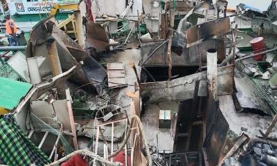 ইঞ্জিনরুম থেকে মিললো মরদেহ; এখনো নিখোঁজ ৩ জন