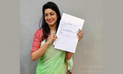 আ. লীগের মনোনয়ন ফরম নিলেন অভিনেত্রী সোহানা সাবা