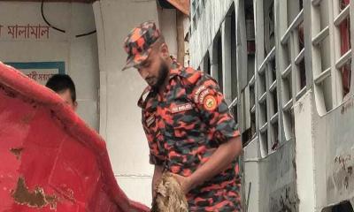 Five killed in launch rope break at Sadarghat