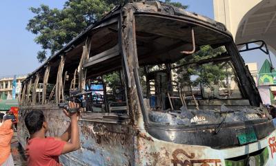 Bus set on fire at Baitul Mukarram south gate