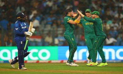 Klaasen smashes ton as South Africa thump England at World Cup