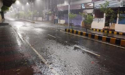 সিলেটে ঝোড়ো হাওয়ার সঙ্গে নামল স্বস্তির বৃষ্টি