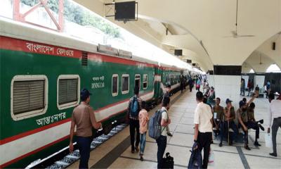 ঈদযাত্রায় ট্রেনের আগাম টিকিট বিক্রি শুরু ২৪ মার্চ