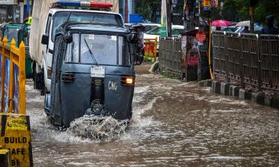 ঢাকায় বৃষ্টি, বিদ্যুৎস্পৃষ্ট হয়ে মৃত্যু চারজনের