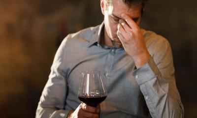 দুবাইয়ে বাসায় বসেও মদ পান করা যাবে!