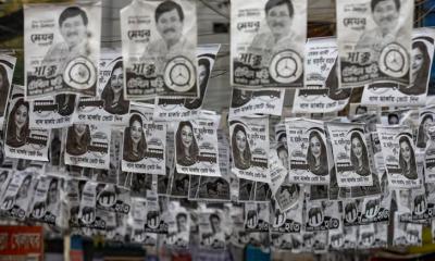 পরিবেশ বিঘ্নিত হওয়ার শঙ্কার মধ্যেই নির্বাচনী সরঞ্জাম পৌঁছাল কেন্দ্রে