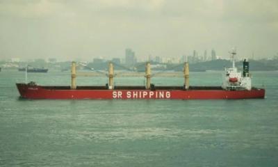 জিম্মি বাংলাদেশি জাহাজের ওপর সতর্ক নজর রাখছে ভারতীয় নৌবাহিনী