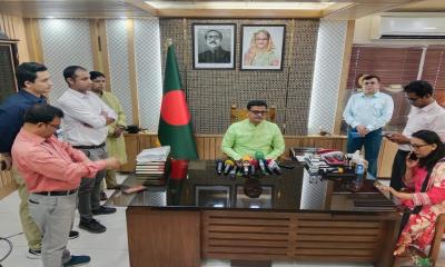 দুর্বলতা থাকলে সার্ভেয়ারদেরও শাস্তির আওতায় আনা হবে: নৌ-প্রতিমন্ত্রী