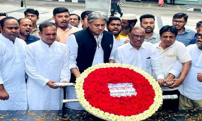 বঙ্গবন্ধুর প্রতিকৃতিতে শ্রদ্ধা জানালেন মোহাম্মদ এ আরাফাত এমপি