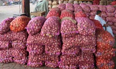 ভারতের শুল্ক আরোপ, হঠাৎ অস্থির পেঁয়াজের বাজার