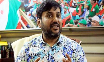 দুদকের করা রিট শুনানির আগেই বিদেশ গেলেন সম্রাট