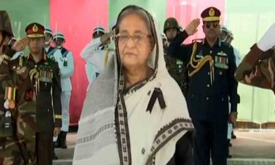 টুঙ্গিপাড়ায় বঙ্গবন্ধুর সমাধিতে প্রধানমন্ত্রীর শ্রদ্ধা নিবেদন