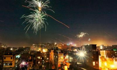 ঘরে বসেই মিলছে  আতশবাজি ও পটকা
