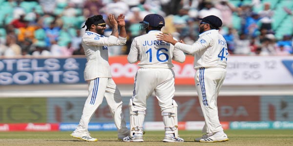 ইংল্যান্ডকে ৪৩৪ রানে হারাল ভারত
