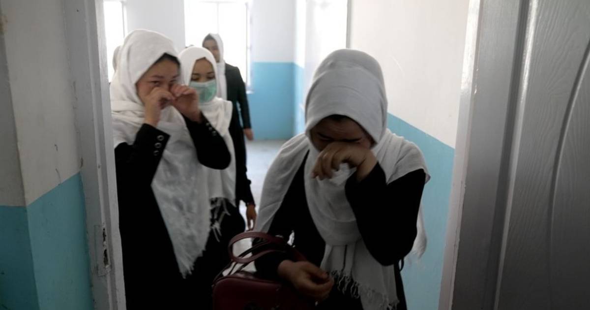 ৯০০ দিনেও স্কুলে যেতে পারেনি সাড়ে ১৪ লাখ আফগান নারী শিক্ষার্থী
