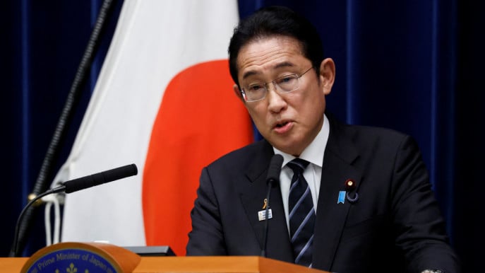 Japan PM to sack key ministers over graft claims: reports