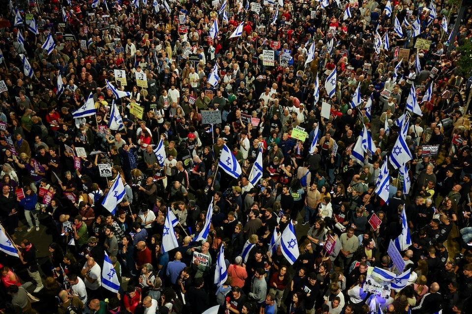 Israelis rally against government