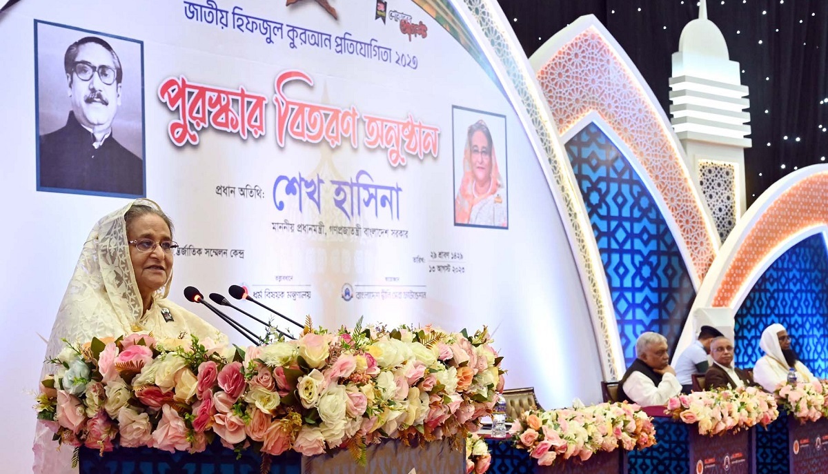 এক সন্ত্রাসীকে গ্রেপ্তার করে শত শত হুমকির চিঠি পেয়েছিলাম: প্রধানমন্ত্রী