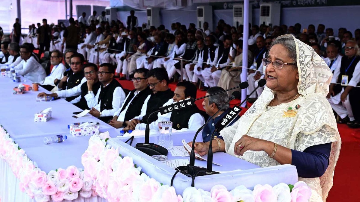 দেশ ভুল পথে চললেও শেখ হাসিনা সঠিক মনে করেন প্রাপ্তবয়স্করা