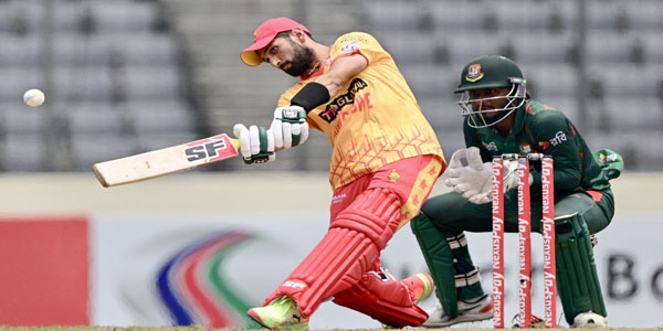 রাজার বীরত্বে হোয়াইটওয়াশ এড়াল জিম্বাবুয়ে