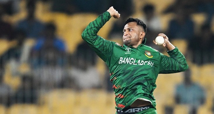 হঠাৎ সাকিব হাসপাতালে