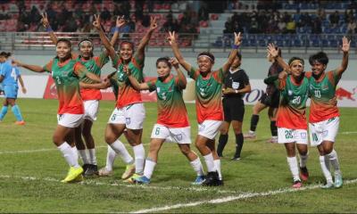 ভারতকে হারিয়ে সেমিফাইনালে বাংলাদেশ