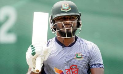 প্রথমবার টেস্ট স্কোয়াডে জাকের আলী অনিক