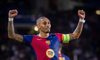 রাফিনহার হ্যাটট্রিকে উড়ে গেল বায়ার্ন