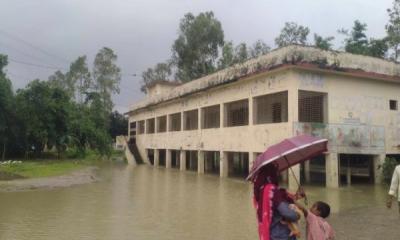 ব্রহ্মপুত্র-যমুনা নদীর পানি বিপৎসীমার ওপরে, ২৫ শিক্ষাপ্রতিষ্ঠান বন্ধ
