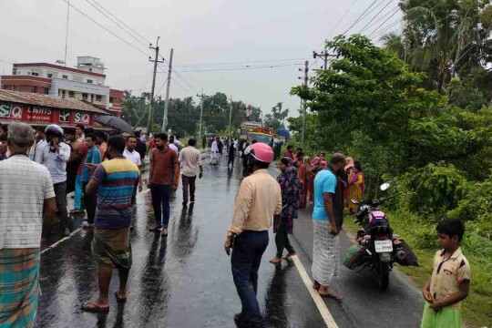 7 killed in Rajbari road accident