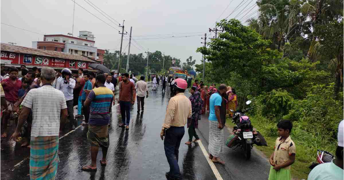 7 killed in Rajbari road accident