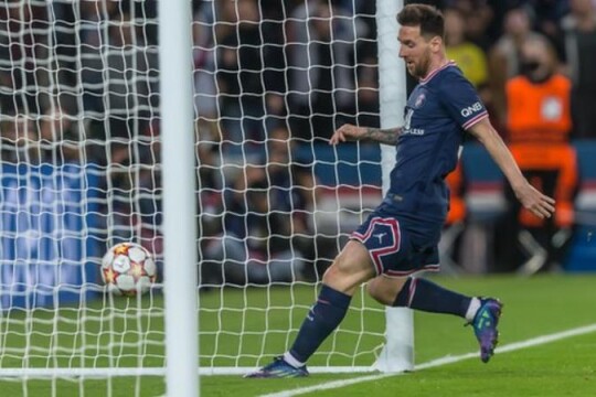Messi scores twice in PSG comeback win