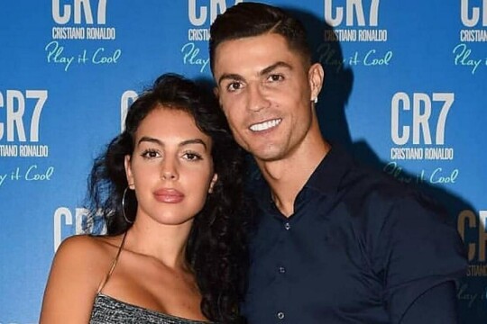 Cristiano Ronaldo and partner announce they are pregnant with twins 11:38 PM