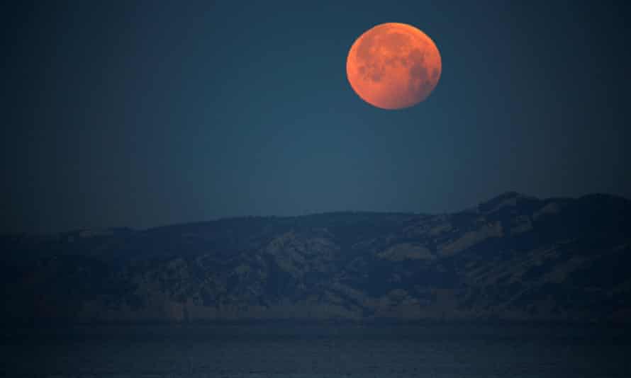 Pacific readies for 'Super Blood Moon' celestial show