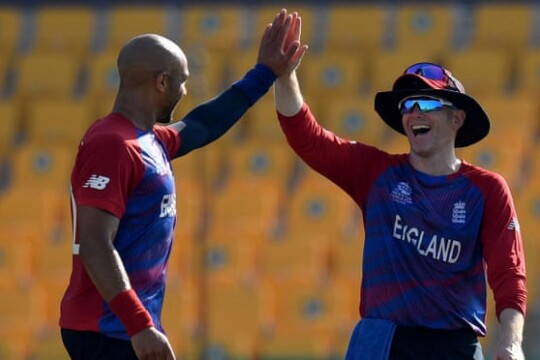 T20 WC: England beat Bangladesh by eight wickets