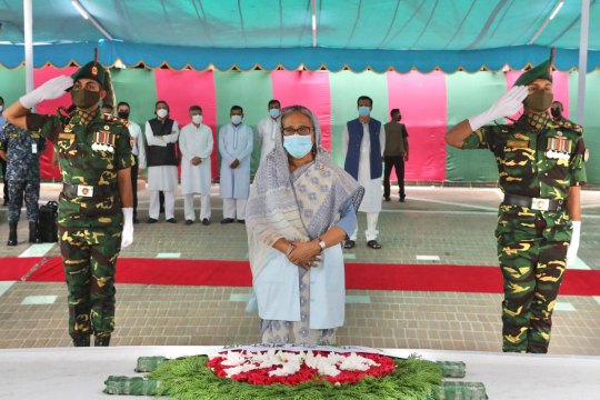 PM offers prayer at Bangabandhu's mausoleum