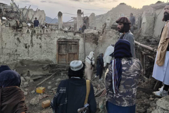 1,000 killed in Afghan quake as rescuers scramble for survivors