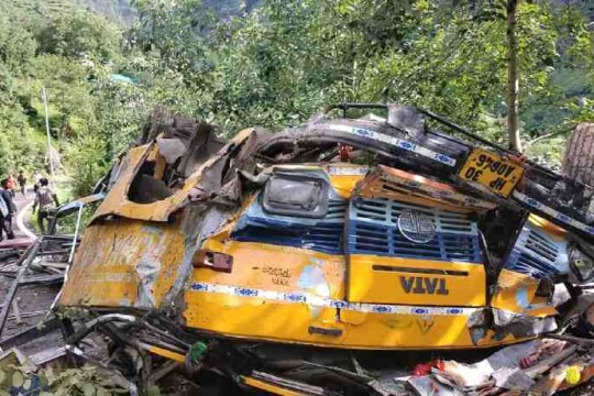 16 killed as bus falls into ditch in India