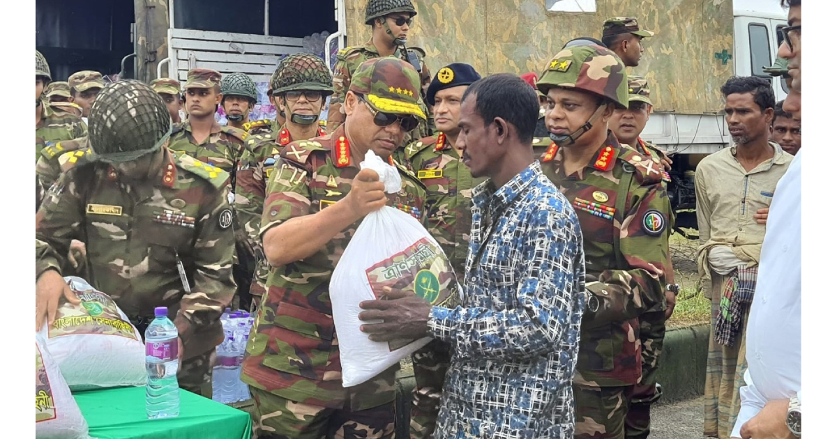 Army chief visits flood-hit Sylhet