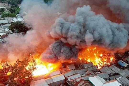 Fire broke at seven-storied slum in Mohakhali